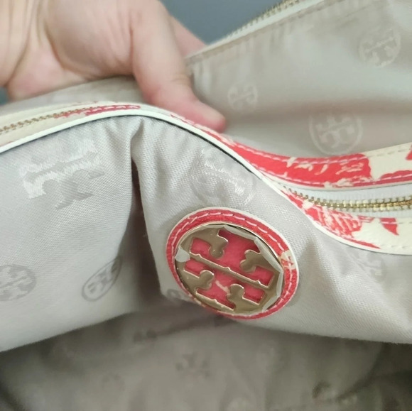 Tory Burch Floral Printed Robinson Dome Satchel - Picture 4 of 6